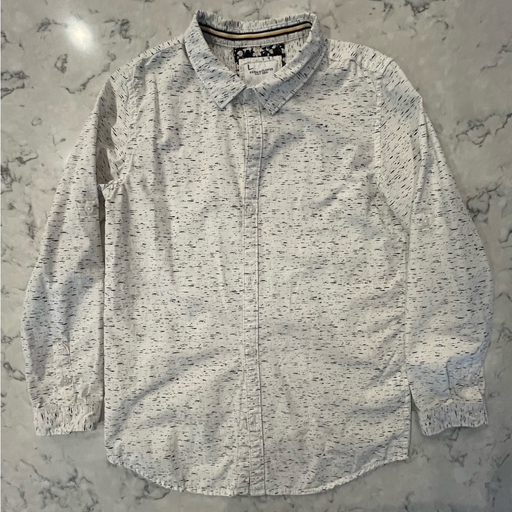 Boys size 13/14 (fits like a L) Black and White Long Sleeve Shirt